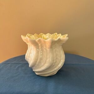 Belleek Neptune Sea Shell Vase/Flower Pot